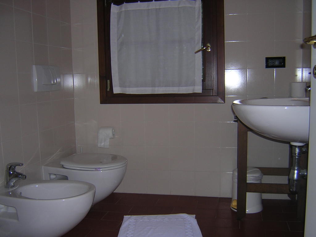 Agriturismo Trebisonda Country Resort Monzambano Ruang foto