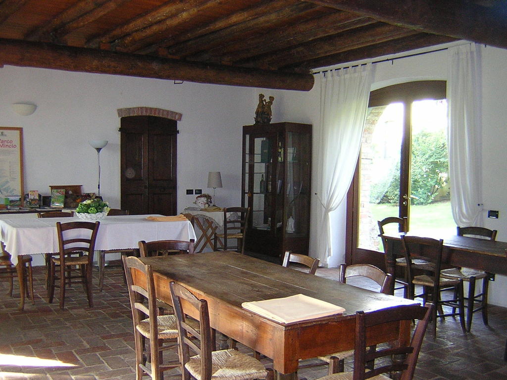 Agriturismo Trebisonda Country Resort Monzambano Bagian luar foto